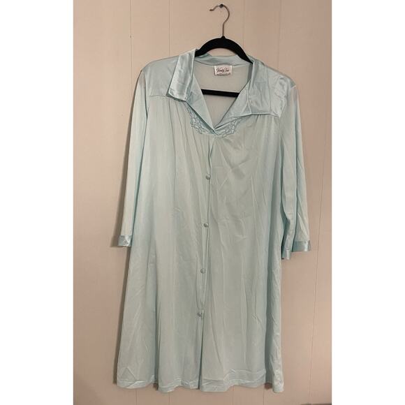 Vanity Fair Moo Moo Nightgown Baby Blue Flower Detail Button Down Front Large - Picture 1 of 7